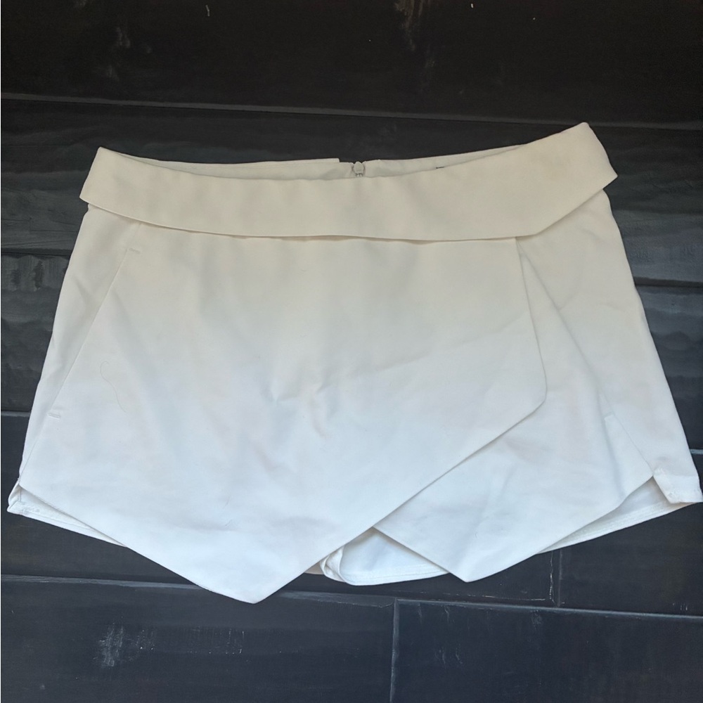 Women's White Shorts